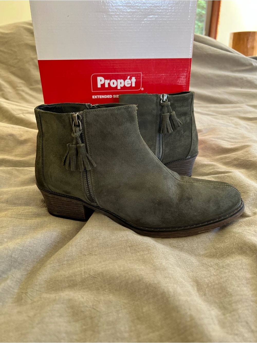 Propet Women's Olive Suede Chukka Ankle Boots